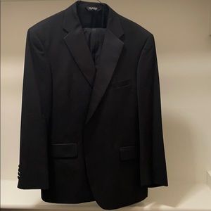 Jos A Banks tux 44 SH excellent cond Non smoking